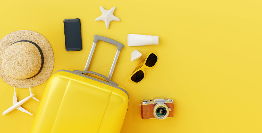 15 accesorios esenciales que no te pueden faltar durante un viaje